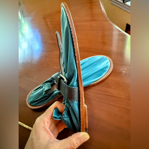 Vero Cuoio Teal Sandals with Black Strap - Picture 5 of 6